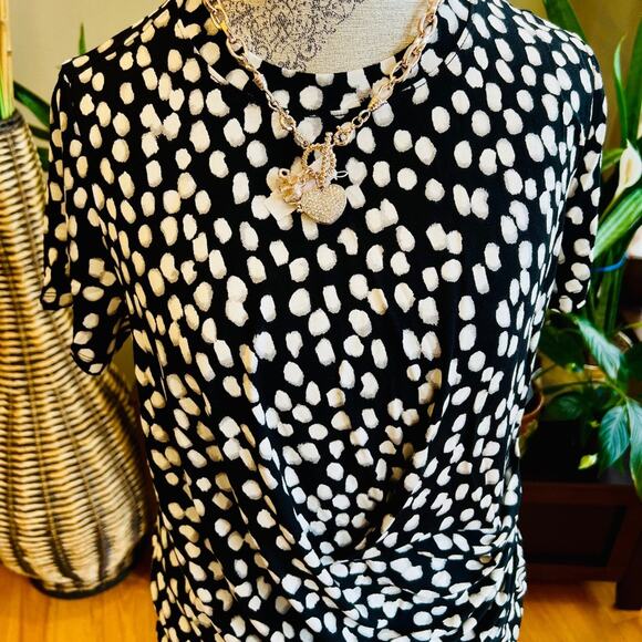 TORRID Women's Super Soft Crew Neck Asymmetrical Wrap Tee - Size 10 NWT - Picture 3 of 4